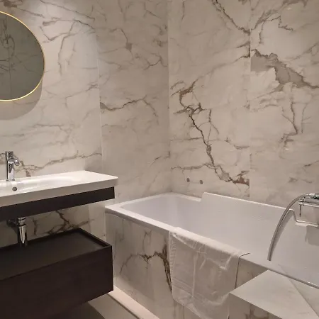 Elegant Apartment On A Quiet Street In Old Town Apartment Antibes